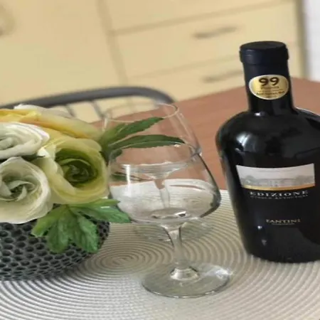 Paloc - One-bedroom With Balcony Zeleni Appartamento Bol